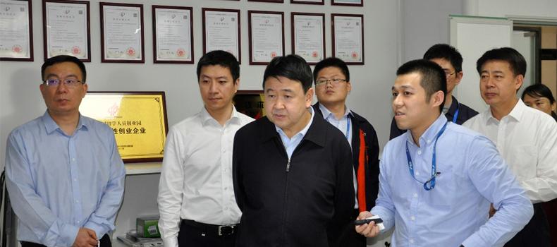 福建省人大常委會黨組副書記、副主任梁建勇一行調(diào)研捌斗新材